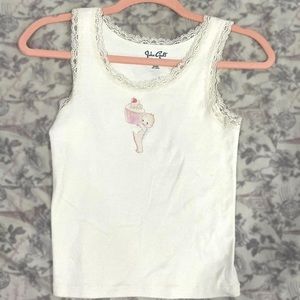 👼🏻 *RARE* Brandy Melville John Galt Cupcake Lace Cami 🧁